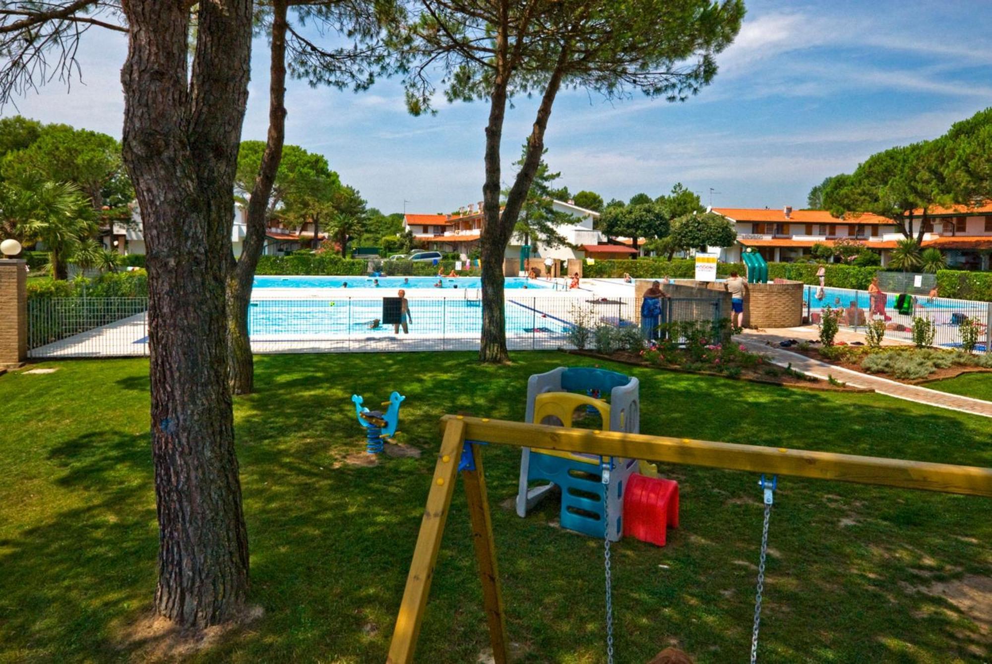 Cozy Townhouse With Pool And Garden * Bibione